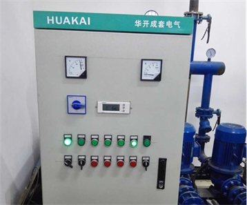 安裝，調試中的換熱機組電器柜